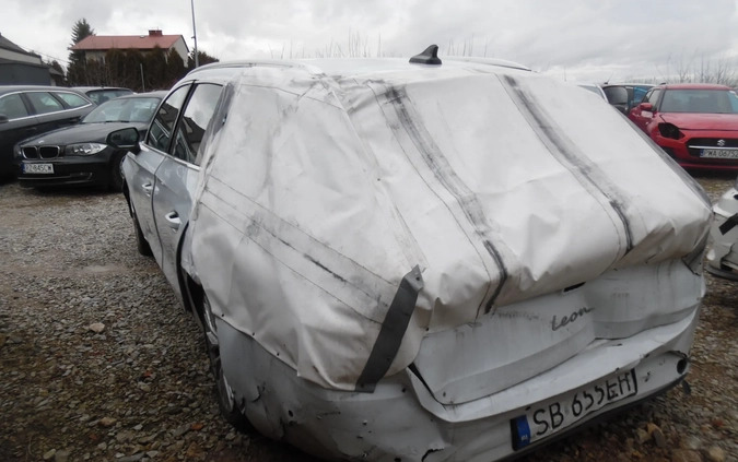 Seat Leon cena 25900 przebieg: 22300, rok produkcji 2021 z Szczuczyn małe 352